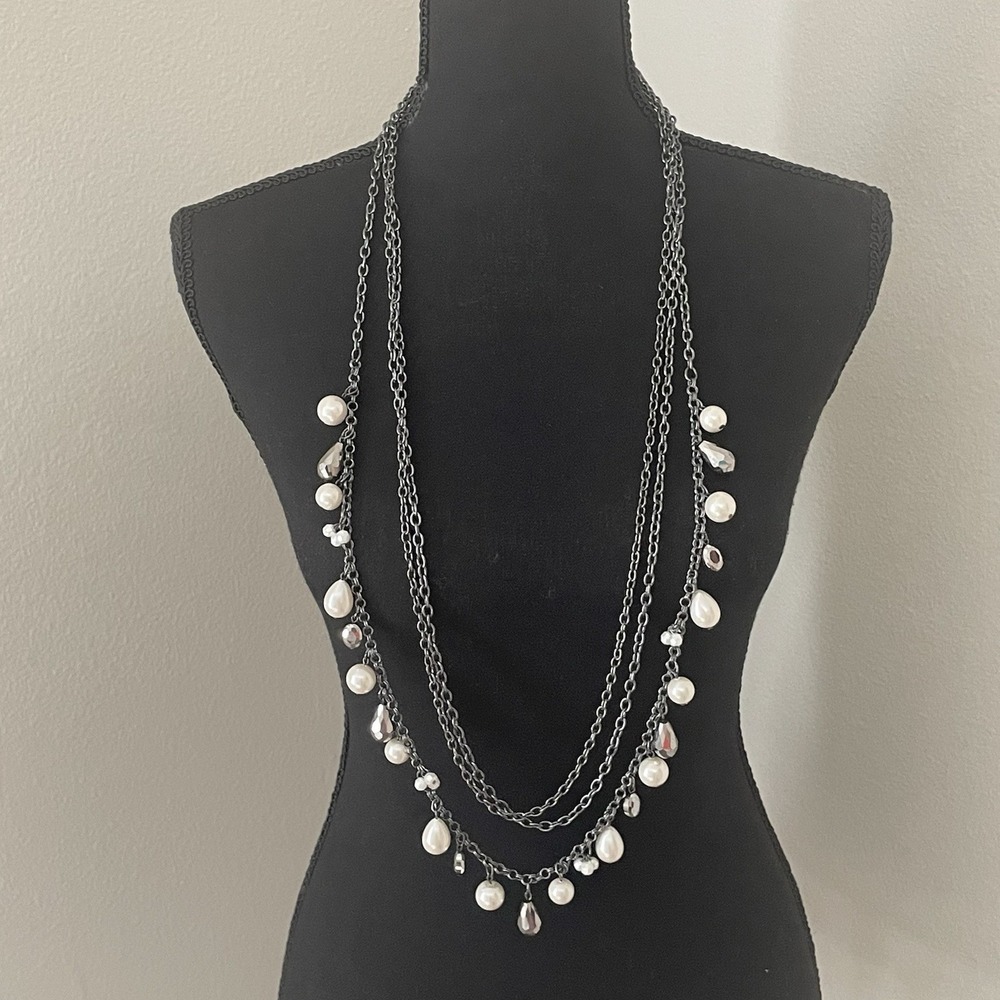 CHICOS 3 Triple Strand‎ Faux Pearls Beaded Gunmetal Chain Statement Necklace